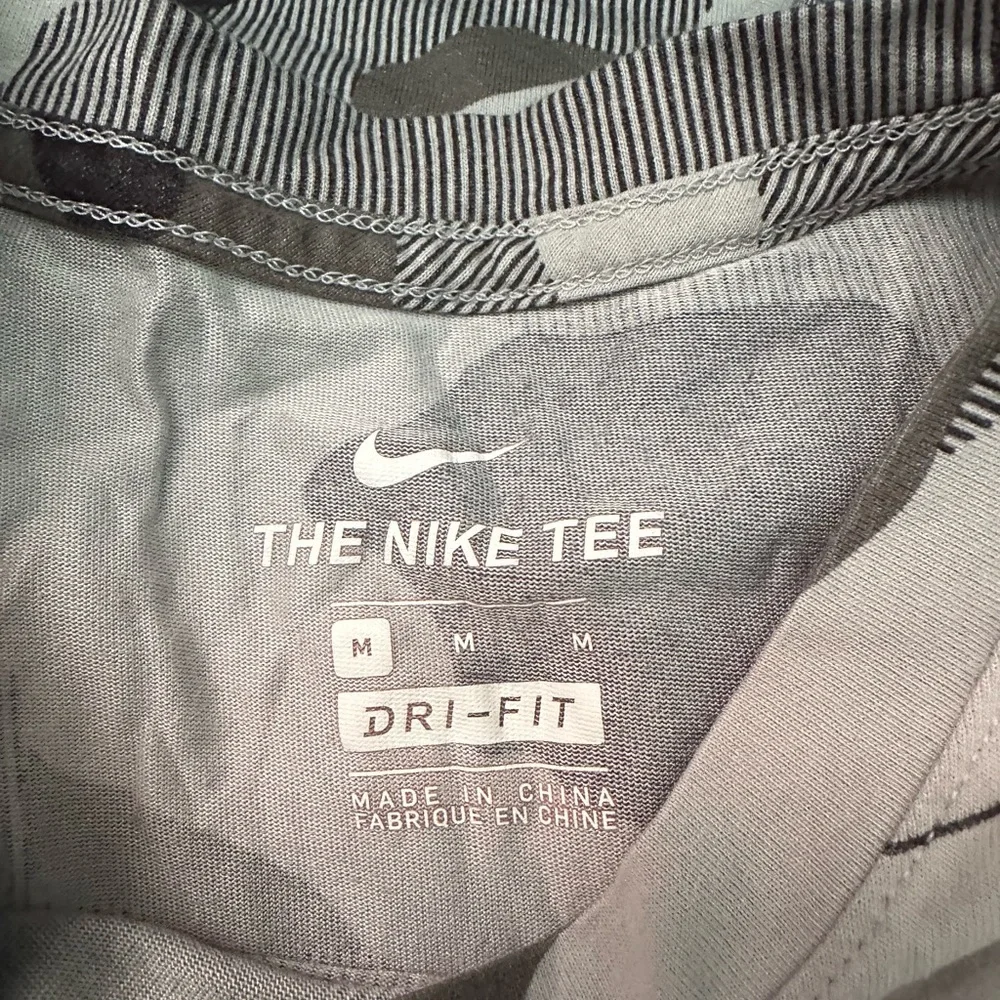 Nike Dei-Fit Tee